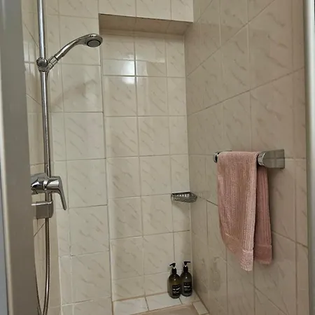 Charm - Bedroom & Kitchen Near The Main Station Hauptbahnhof アパート