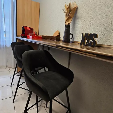 Charm - Bedroom & Kitchen Near The Main Station Hauptbahnhof アパート *