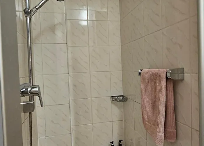 Charm - Bedroom & Kitchen Near The Main Station Hauptbahnhof Daire